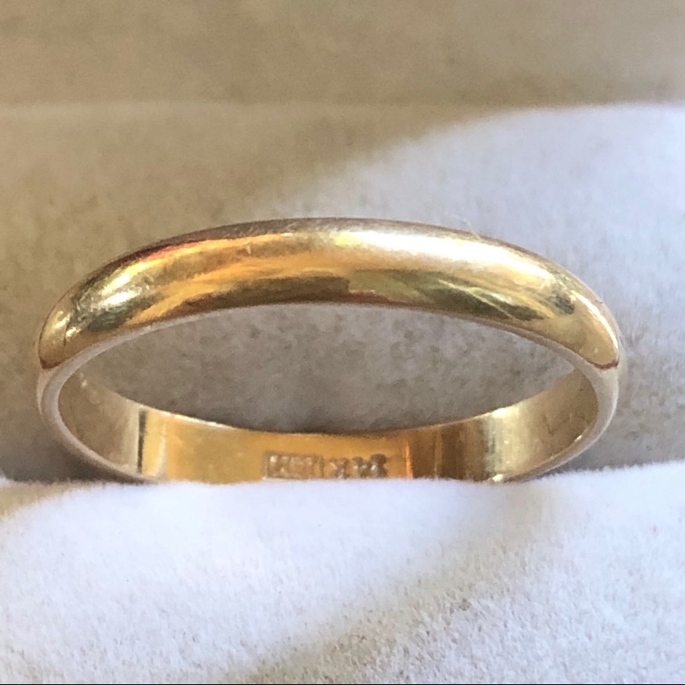 14k Yellow Gold Vintage Thin Wedding Band